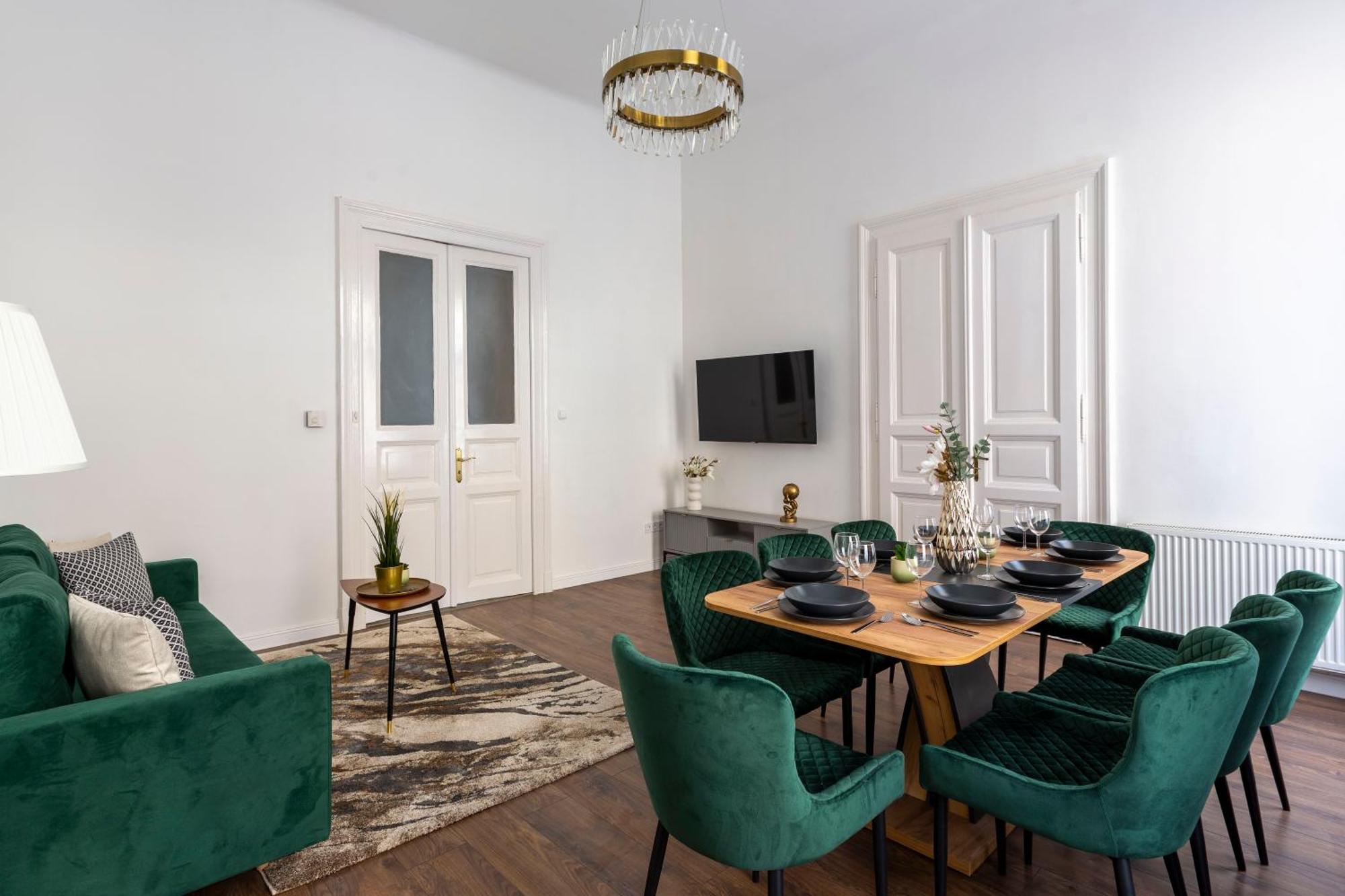 Luxurious Prestige Residence Next To The New York Cafe بودابست المظهر الخارجي الصورة