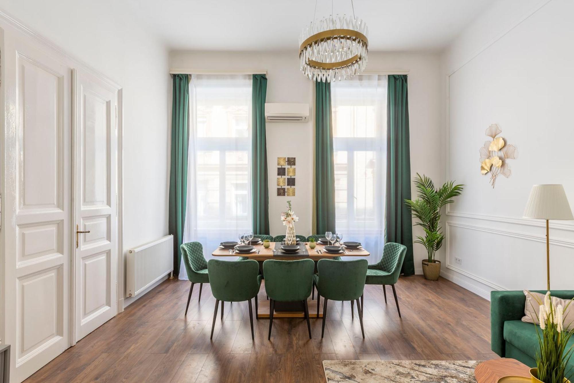 Luxurious Prestige Residence Next To The New York Cafe بودابست المظهر الخارجي الصورة
